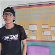 Profesor y estudiante de psicología social último año